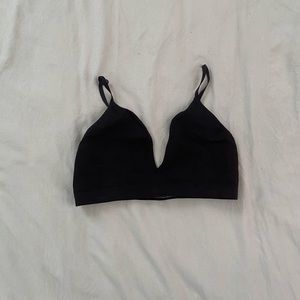 Seamless black bralette. Small